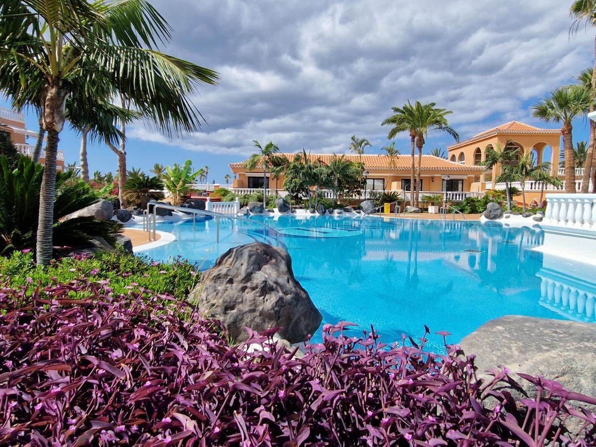 Sea View Oasis: Playa Vistas Apartment *